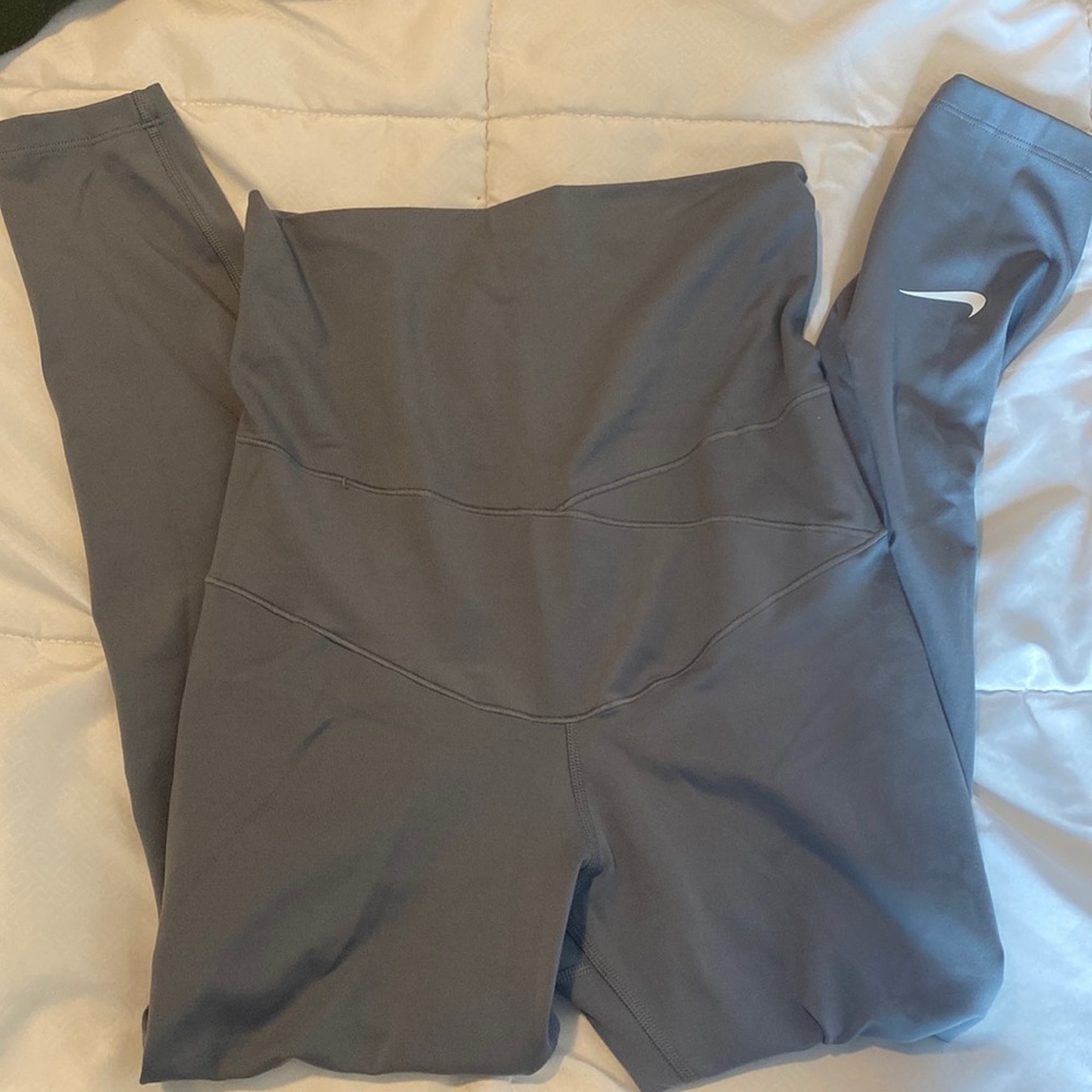 Nike maternity high waisted leggings